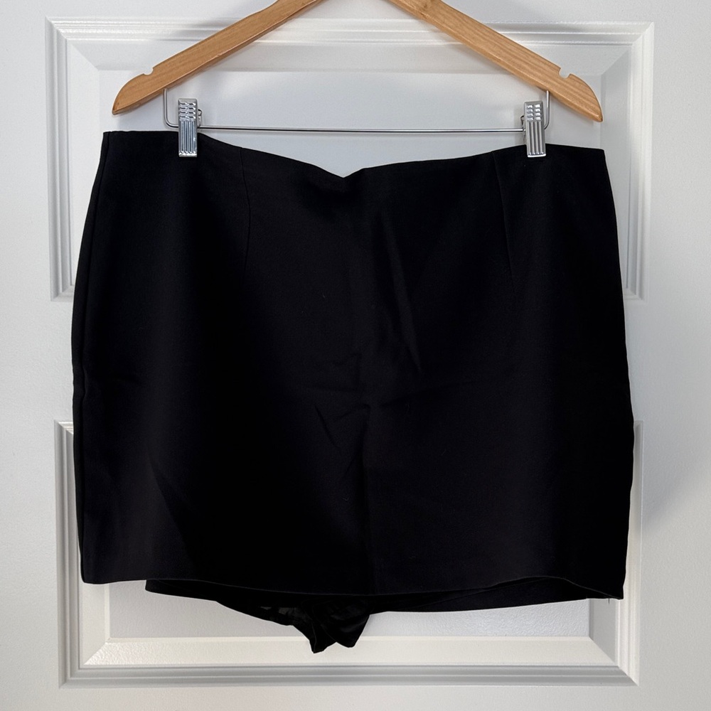 Abercrombie & Fitch Scarlett Mini Skort